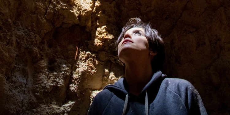 A Cisterna – Filme com Fernanda Vasconcellos promete muito drama e suspense | Crítica