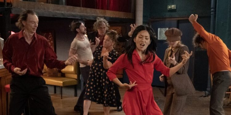 A Estrela Cadente é sobre o humor dos corpos em movimento