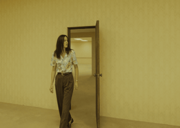 Crítica | Backrooms: Um Não-Lugar